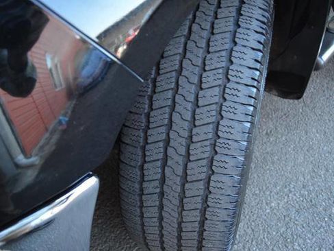 Used 2012 Nissan Frontier SL w/ Moonroof Pkg image 33