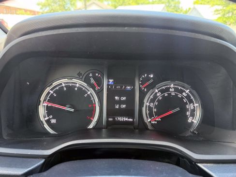 Used 2020 Toyota 4Runner TRD Off-Road AWD/4WD image 16