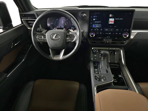 Used 2025 Lexus GX 550 w/ Cold Area Package AWD/4WD image 22