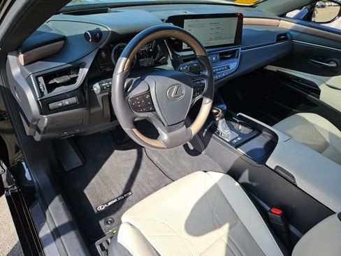 Used 2023 Lexus ES 300h w/ Accessory Package (Z1) FWD image 10