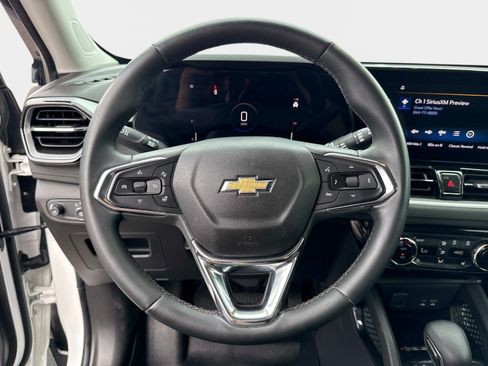Used 2024 Chevrolet TrailBlazer LT w/ Convenience Package FWD image 28