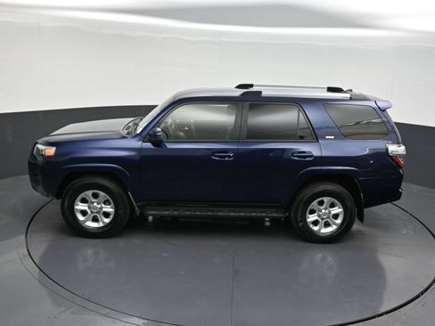 Used 2020 Toyota 4Runner SR5 AWD/4WD image 16
