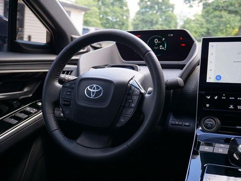 Used 2024 Toyota bZ4X AWD image 34
