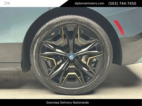 Used 2023 BMW iX M60 w/ Executive Package image 40