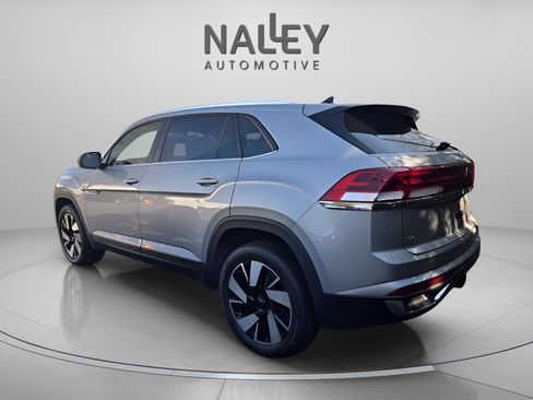 Used 2024 Volkswagen Atlas Cross Sport SE image 3