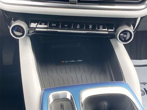 New 2026 Chevrolet Equinox EV LT image 22