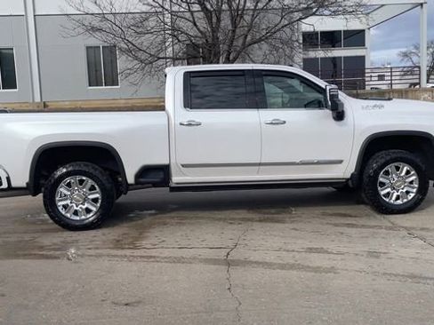 Used 2024 Chevrolet Silverado 3500 High Country w/ High Country Premium Package image 9