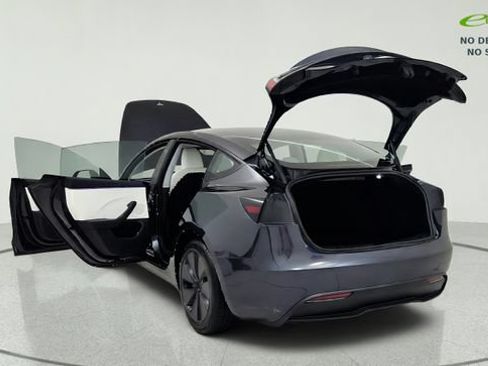 Used 2025 Tesla Model 3 Long Range RWD image 16