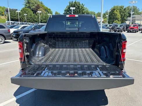 New 2026 RAM 1500 Express AWD/4WD image 5