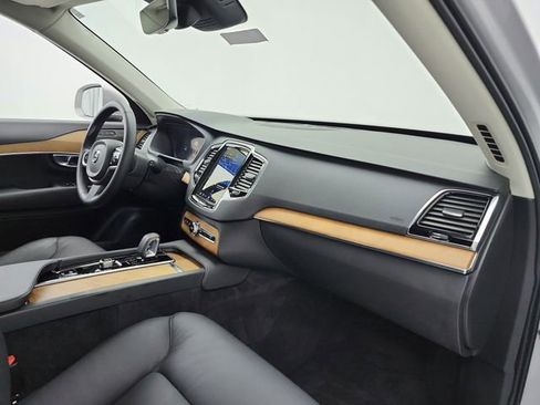 Certified 2025 Volvo XC90 T8 Plus w/ Protection Package Premier AWD/4WD image 13