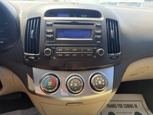 Used 2010 Hyundai Elantra GLS FWD image 17