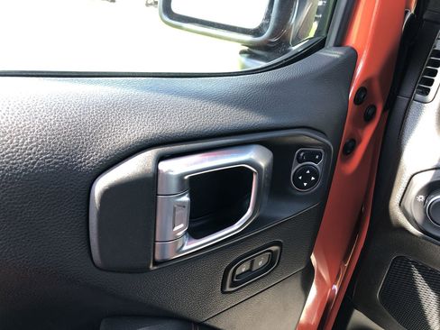 Used 2019 Jeep Wrangler Unlimited Rubicon w/ Dual Top Group image 11