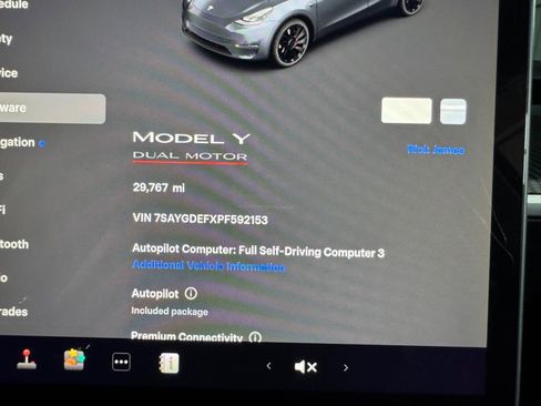 Used 2023 Tesla Model Y Performance image 30