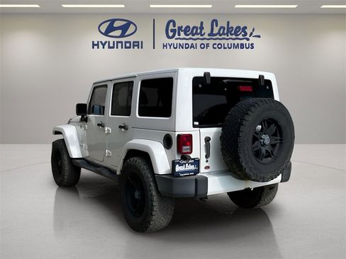 Used 2016 Jeep Wrangler Unlimited Sahara w/ Connectivity Group image 3