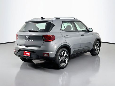 Used 2021 Hyundai Venue SEL FWD image 5