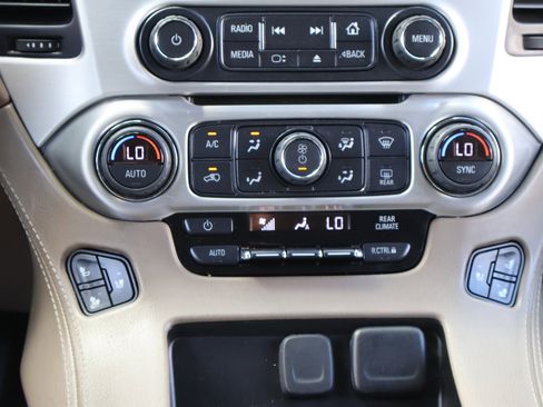 Used 2020 GMC Yukon SLT w/ Premium Edition image 22