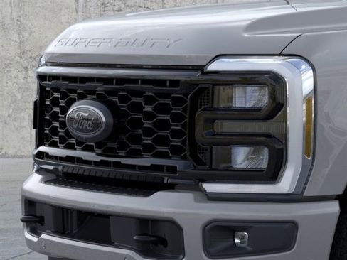 New 2026 Ford F250 Lariat w/ Black Appearance Package image 17