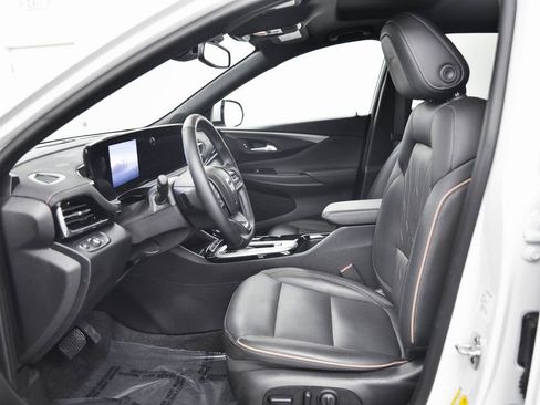 Used 2025 Buick Envista Avenir image 11