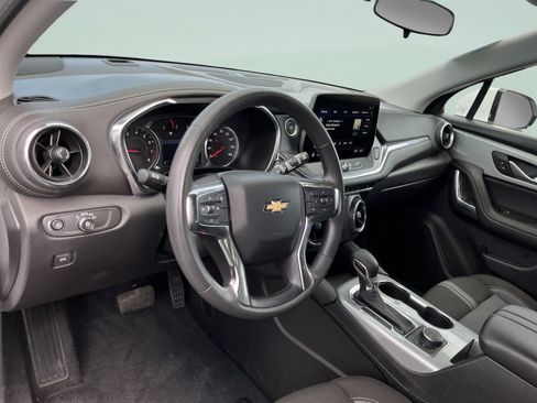 Used 2025 Chevrolet Blazer LT AWD/4WD image 17