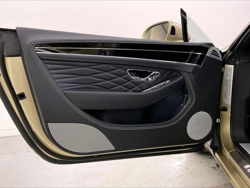 Used 2024 Bentley Continental GT V8 image 19