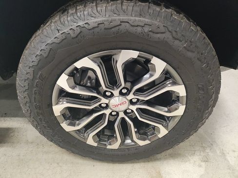 New 2026 GMC Canyon Denali AWD/4WD image 4