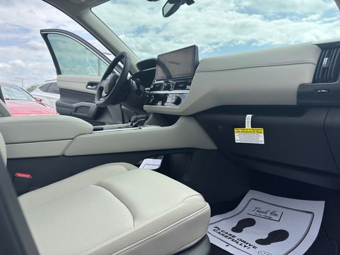 New 2026 Nissan Pathfinder SL AWD/4WD image 20