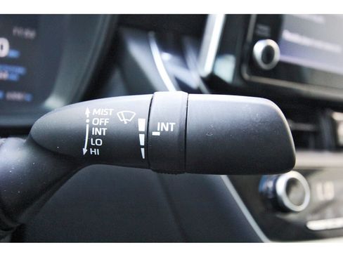 Used 2020 Toyota Corolla LE FWD image 18