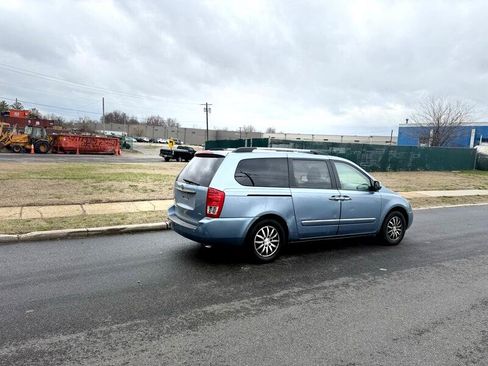 Used 2012 Kia Sedona EX w/ Luxury Pkg image 10