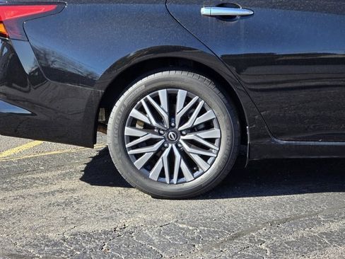 Used 2024 Nissan Altima 2.5 SV image 10