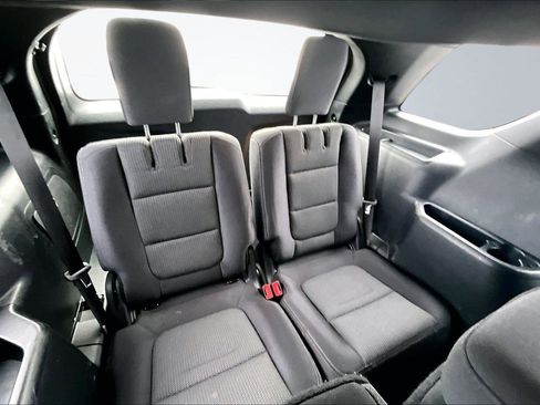 Used 2019 Ford Explorer XLT image 21