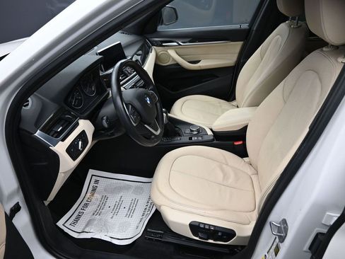 Used 2018 BMW X1 xDrive28i w/ Premium Package image 11