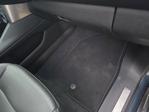 Used 2021 Chevrolet Suburban LT image 31