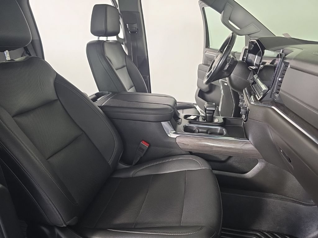 Used 2023 Chevrolet Silverado 1500 LTZ w/ LTZ Convenience Package II AWD/4WD image 36