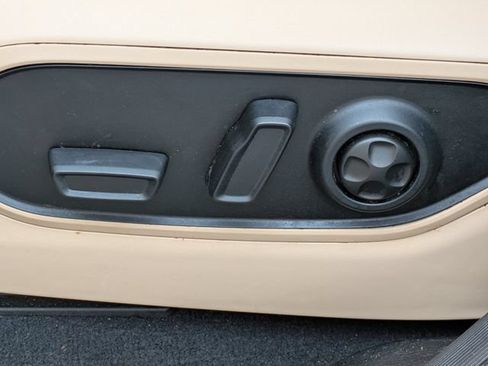 Certified 2022 Jeep Grand Cherokee L Limited RWD image 16