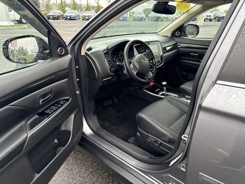 Used 2018 Mitsubishi Outlander GT AWD/4WD image 10
