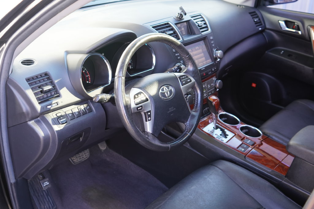 Used 2011 Toyota Highlander Limited AWD/4WD image 13