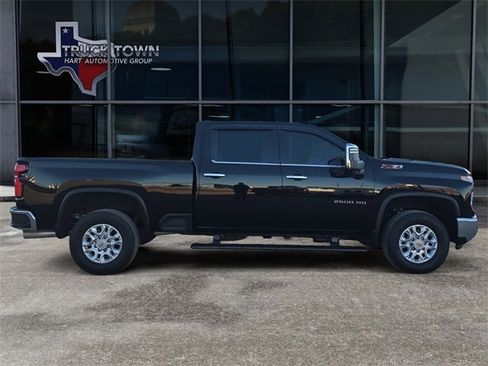 Used 2024 Chevrolet Silverado 2500 LTZ w/ LTZ Plus Package image 6