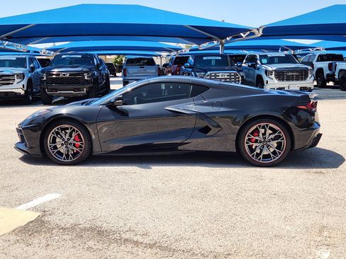 Used 2024 Chevrolet Corvette Stingray Premium Cpe w/ Z51 Performance Package RWD image 3