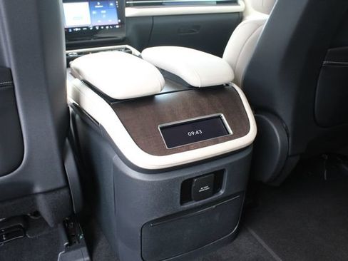 New 2027 Lincoln Navigator L Reserve AWD/4WD image 22