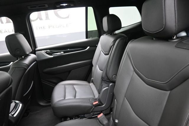 Used 2025 Cadillac XT6 Premium Luxury AWD/4WD image 21