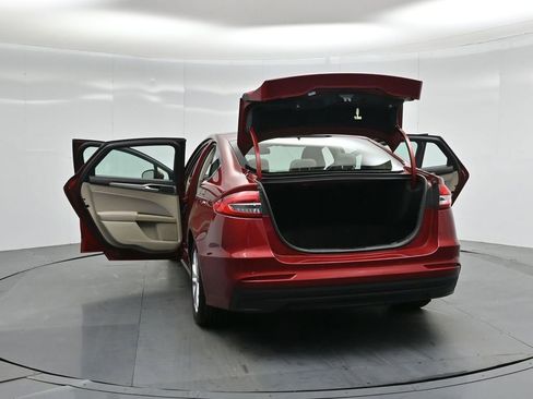 Certified 2019 Ford Fusion SE image 34