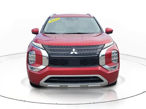 Used 2023 Mitsubishi Outlander SEL FWD image 2