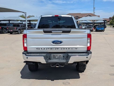 Used 2019 Ford F250 XLT w/ XLT Premium Package AWD/4WD image 6