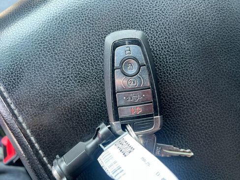 Used 2018 Ford F150 Lariat w/ Equipment Group 502A Luxury image 19