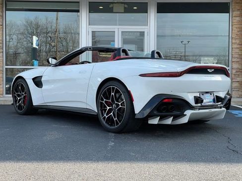 Used 2021 Aston Martin V8 Vantage Roadster image 8