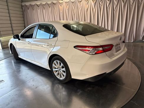 Used 2020 Toyota Camry LE FWD image 6