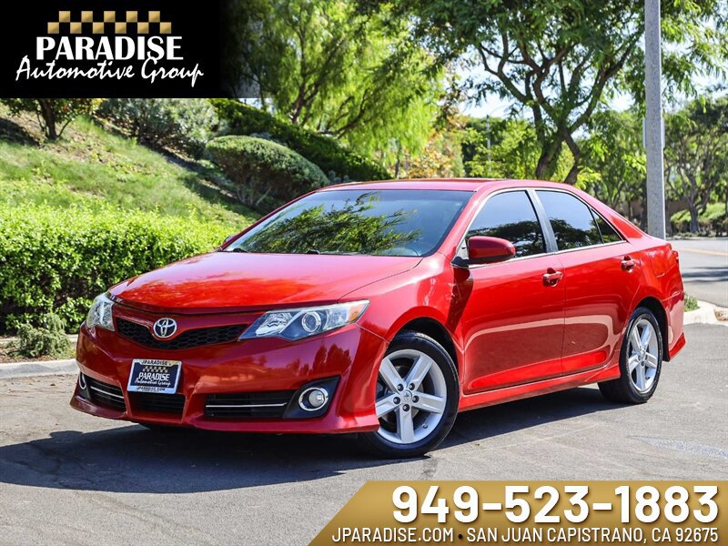 Used 2014 Toyota Camry SE FWD image 1