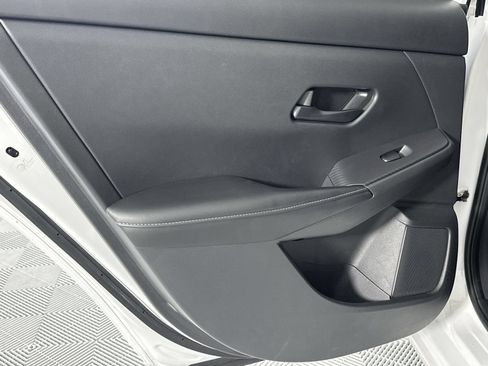 Certified 2024 Nissan Sentra SV FWD image 30