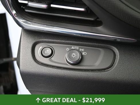 Used 2025 Buick Envista Preferred image 35