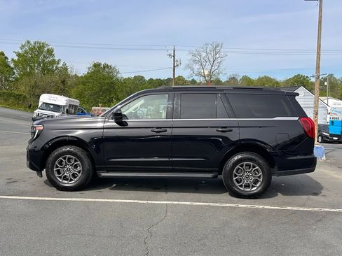Used 2025 Ford Expedition Active RWD image 3